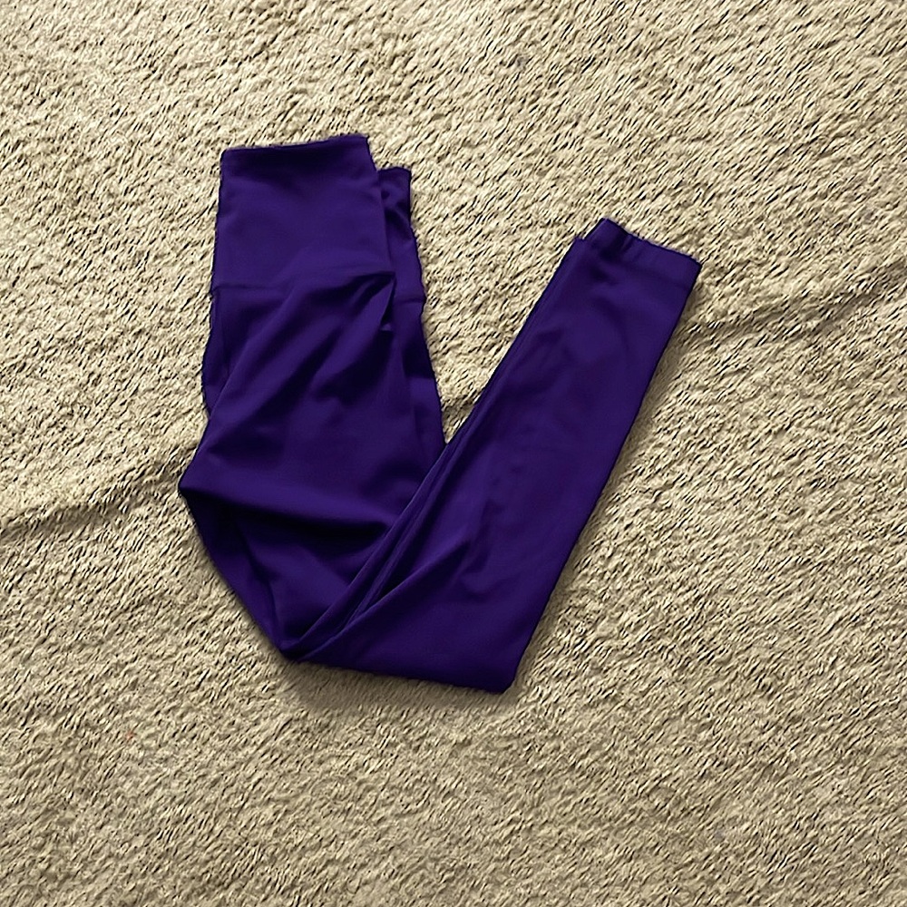 Purple crossover leggings